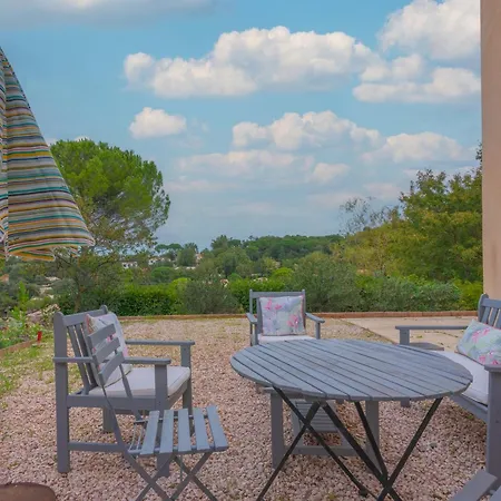 Avec Terrasse Apartment